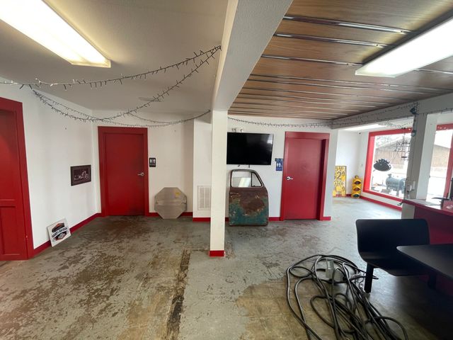 1530 E St Louis Street, Springfield, MO 65802