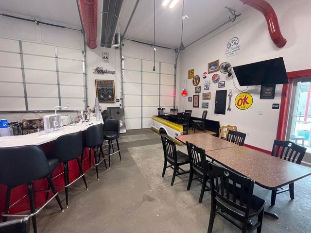 1530 E St Louis Street, Springfield, MO 65802