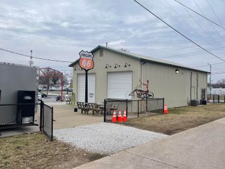 1530 E St Louis Street, Springfield, MO 65802