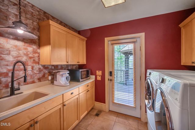 603 Booth Road, Chapel Hill, NC 27516