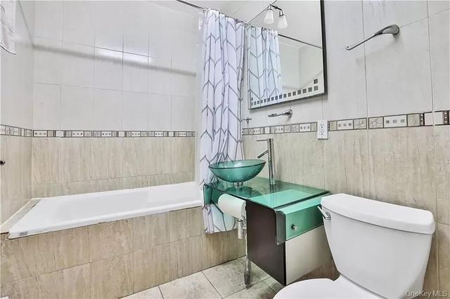 3368 Shore Parkway 2B, Brooklyn, NY 11235