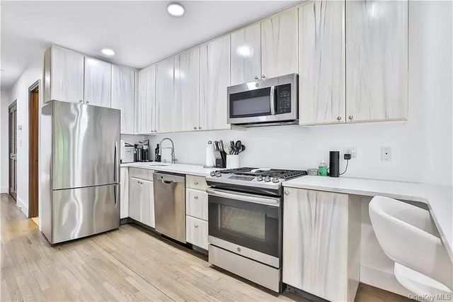 3368 Shore Parkway 2B, Brooklyn, NY 11235