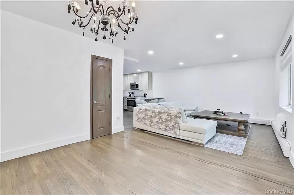 3368 Shore Parkway 2B, Brooklyn, NY 11235 — photo 2