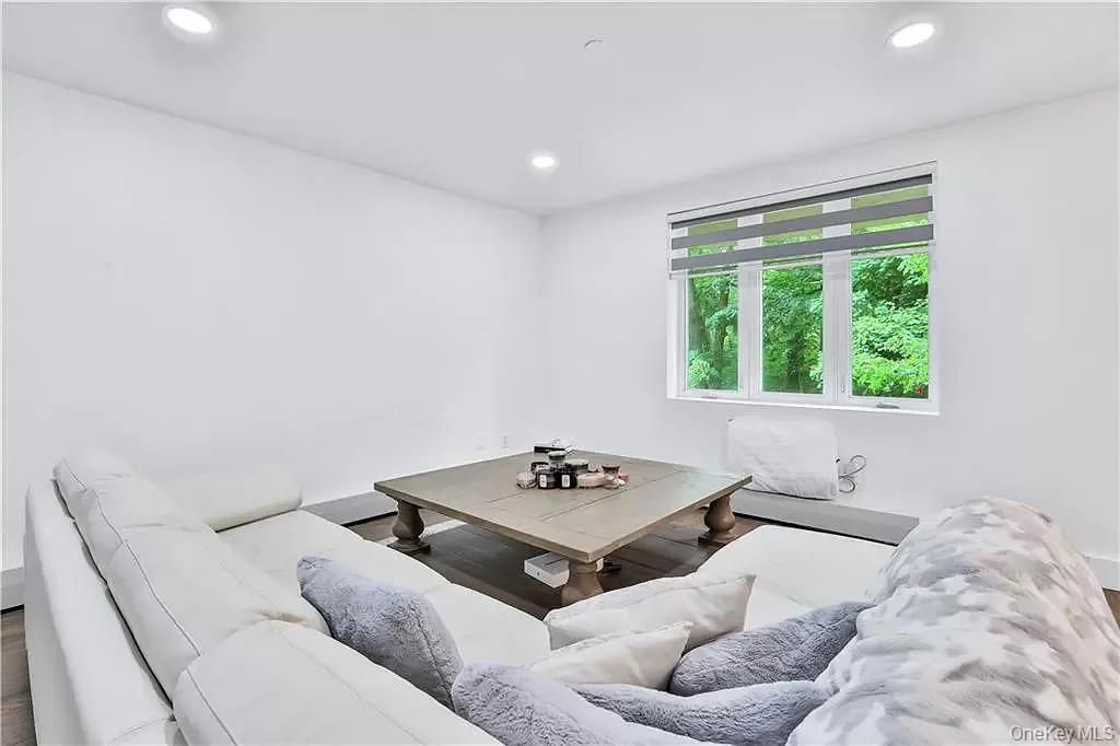 3368 Shore Parkway 2B, Brooklyn, NY 11235 — photo 3