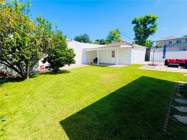 5118 Riverton Avenue, North Hollywood, CA 91601