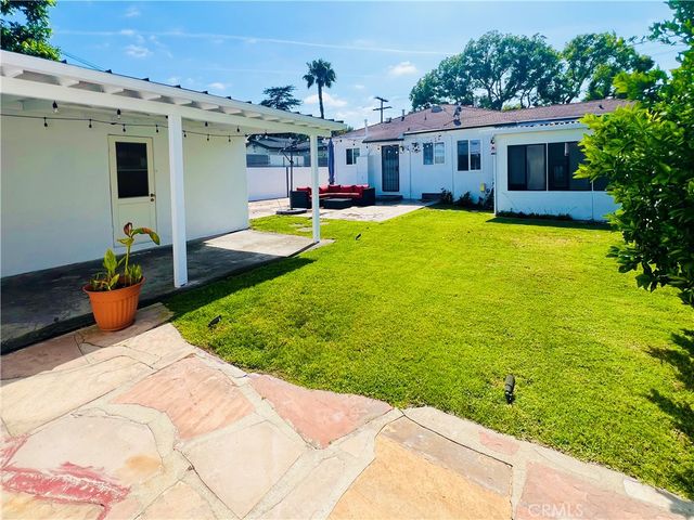 5118 Riverton Avenue, North Hollywood, CA 91601