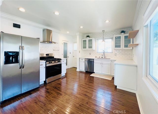 5118 Riverton Avenue, North Hollywood, CA 91601