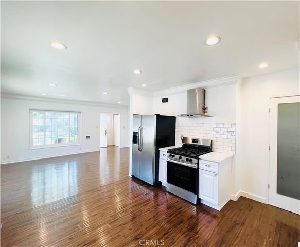 5118 Riverton Avenue, North Hollywood, CA 91601
