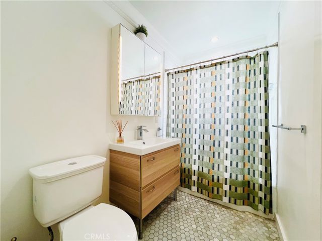5118 Riverton Avenue, North Hollywood, CA 91601