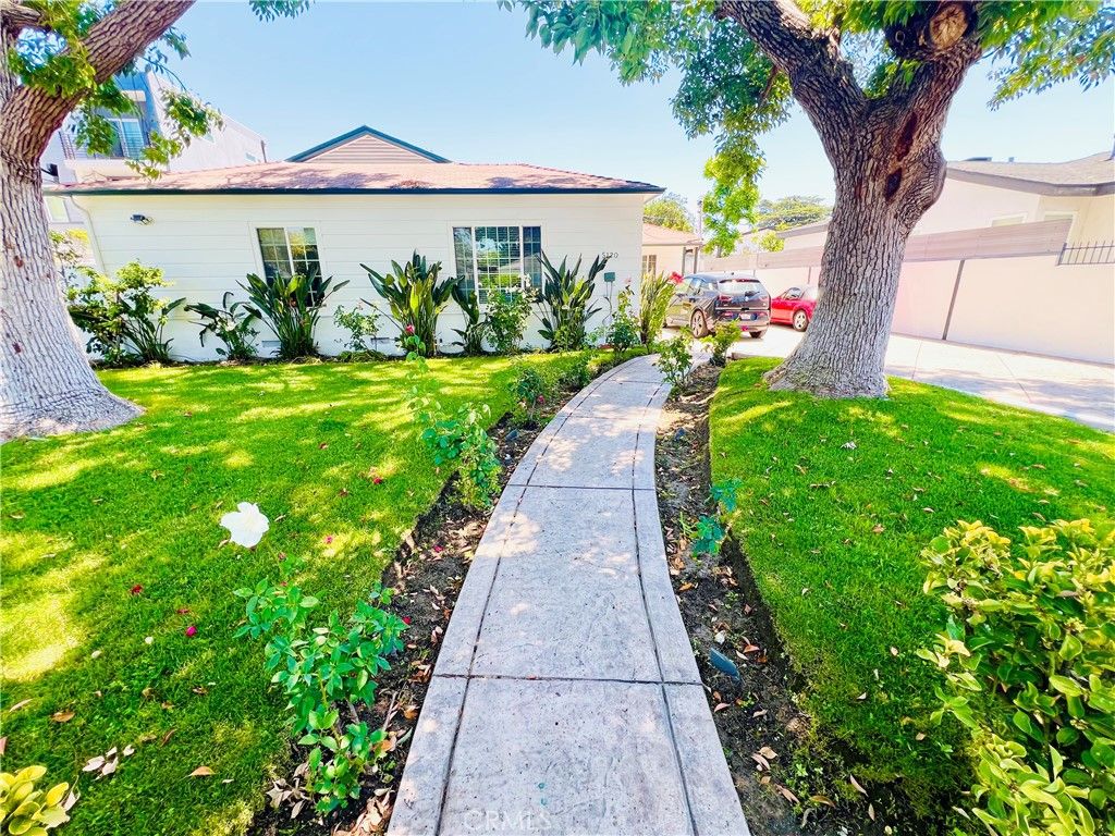 5118 Riverton Avenue, North Hollywood, CA 91601