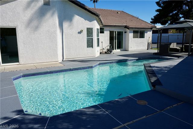 2351 Valleywood Street, Henderson, NV 89014