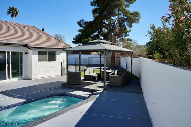 2351 Valleywood Street, Henderson, NV 89014