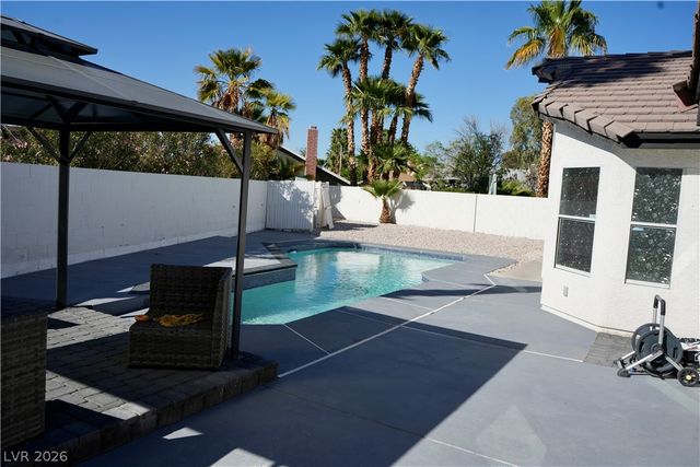 2351 Valleywood Street, Henderson, NV 89014