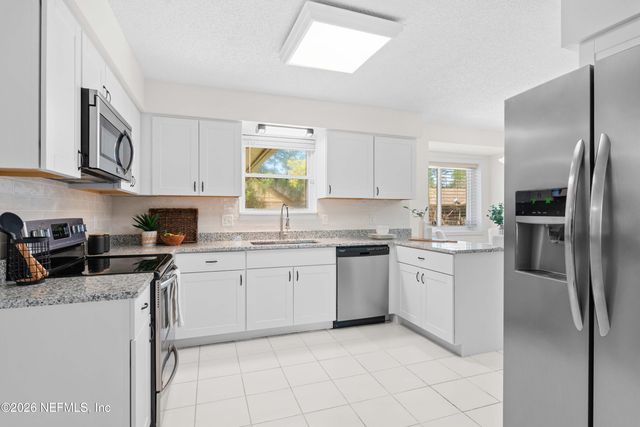 11402 SEDGEMOORE Drive W, Jacksonville, FL 32223