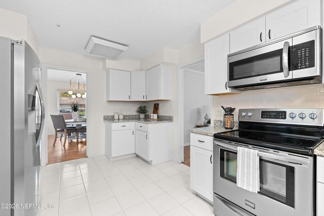 11402 SEDGEMOORE Drive W, Jacksonville, FL 32223