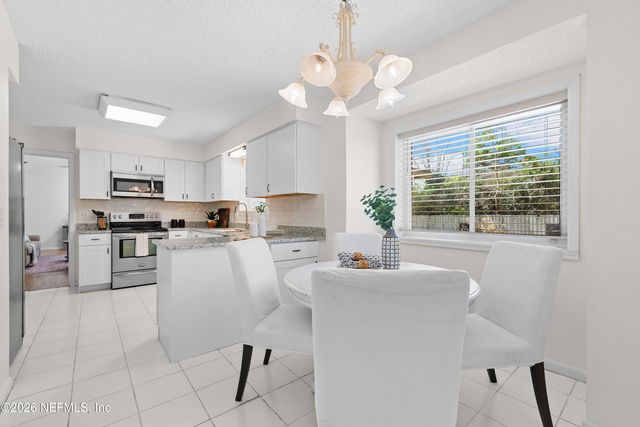 11402 SEDGEMOORE Drive W, Jacksonville, FL 32223