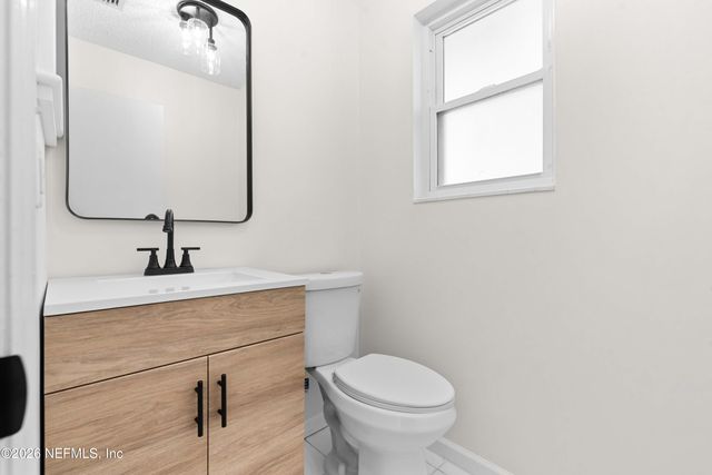 11402 SEDGEMOORE Drive W, Jacksonville, FL 32223