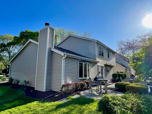 2564 Brockton Circle, Naperville, IL 60565