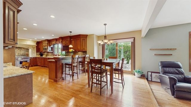 2564 Brockton Circle, Naperville, IL 60565