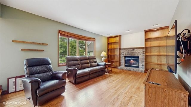 2564 Brockton Circle, Naperville, IL 60565