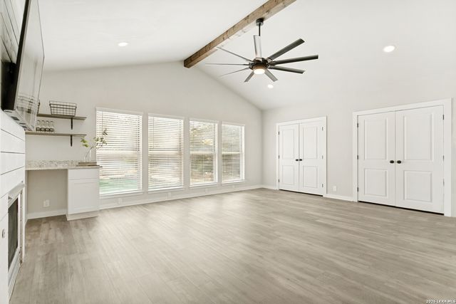 102 SILVER SPGS, Universal City, TX 78148