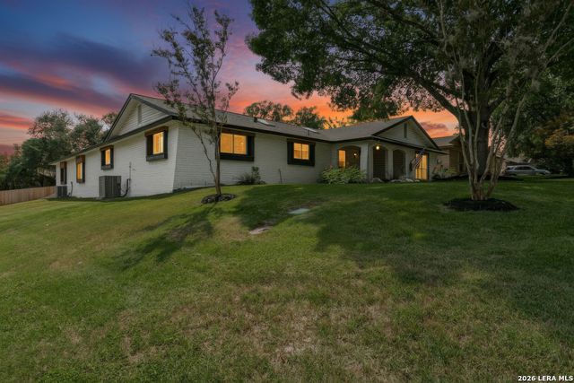 102 SILVER SPGS, Universal City, TX 78148