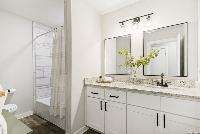 102 SILVER SPGS, Universal City, TX 78148