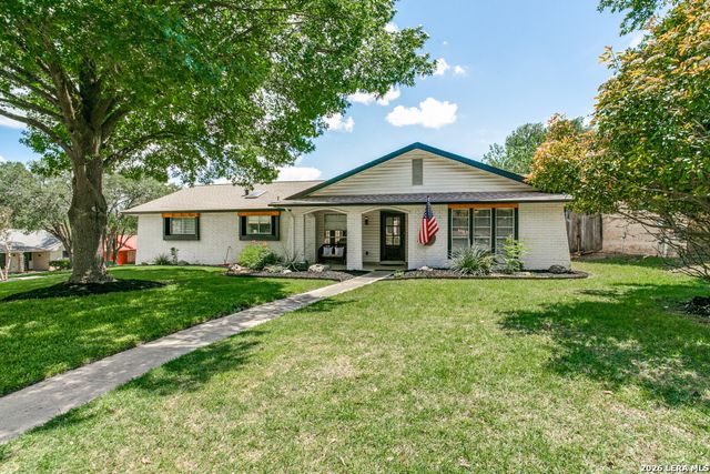 102 SILVER SPGS, Universal City, TX 78148