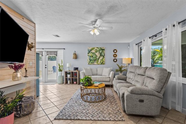 3943 ETON PLACE, Sarasota, FL 34241