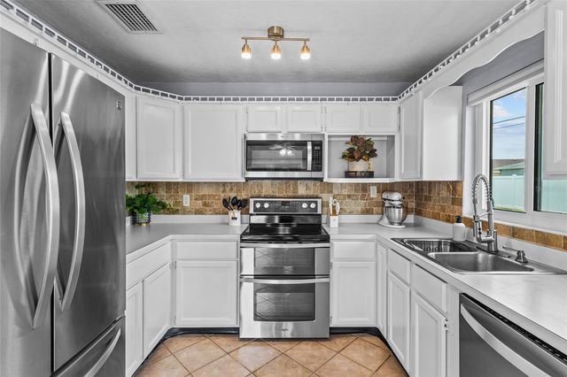 3943 ETON PLACE, Sarasota, FL 34241