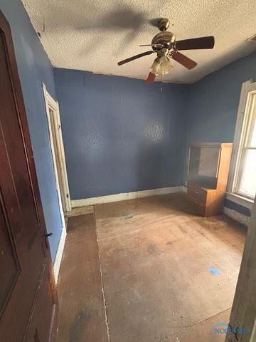 2225 N Ontario Street, Toledo, OH 43611