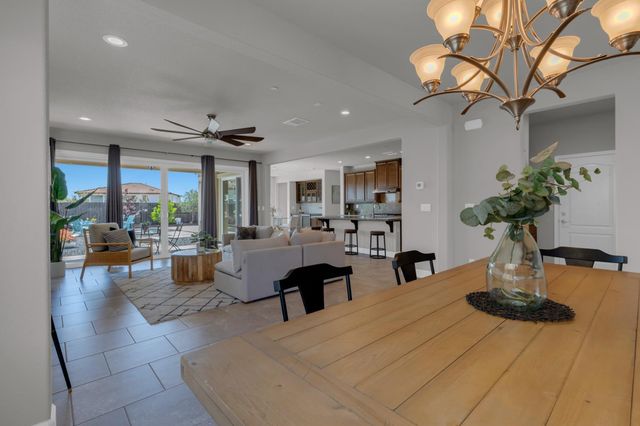 716 Gray Dawn Dr, Rocklin, CA 95765