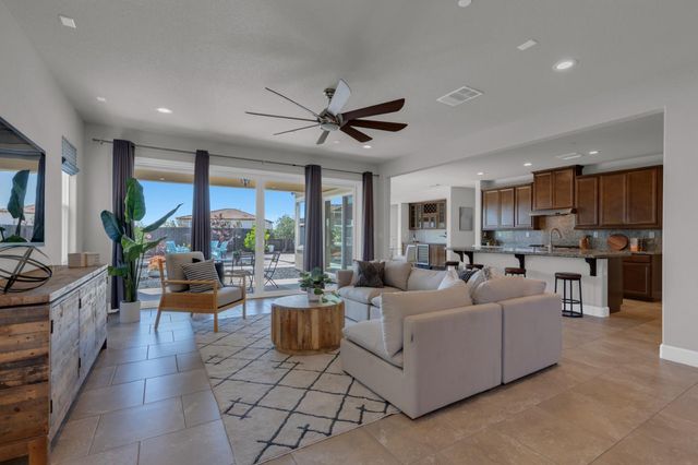 716 Gray Dawn Dr, Rocklin, CA 95765