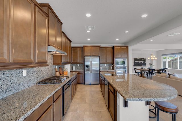 716 Gray Dawn Dr, Rocklin, CA 95765