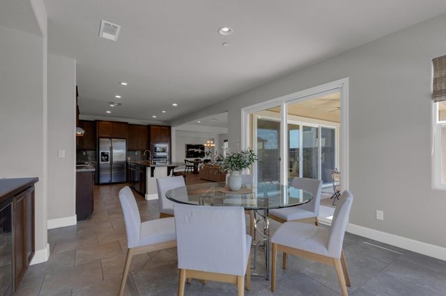 716 Gray Dawn Dr, Rocklin, CA 95765