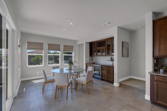 716 Gray Dawn Dr, Rocklin, CA 95765