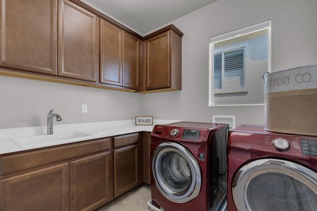 716 Gray Dawn Dr, Rocklin, CA 95765