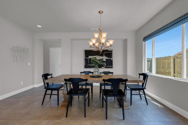 716 Gray Dawn Dr, Rocklin, CA 95765