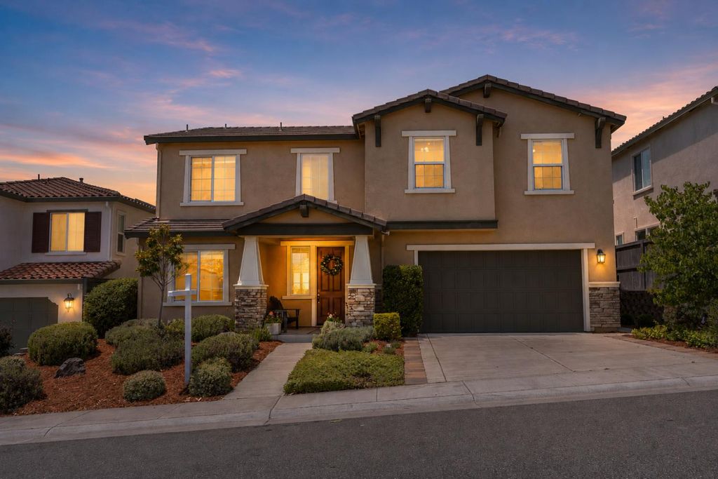 716 Gray Dawn Dr, Rocklin, CA 95765