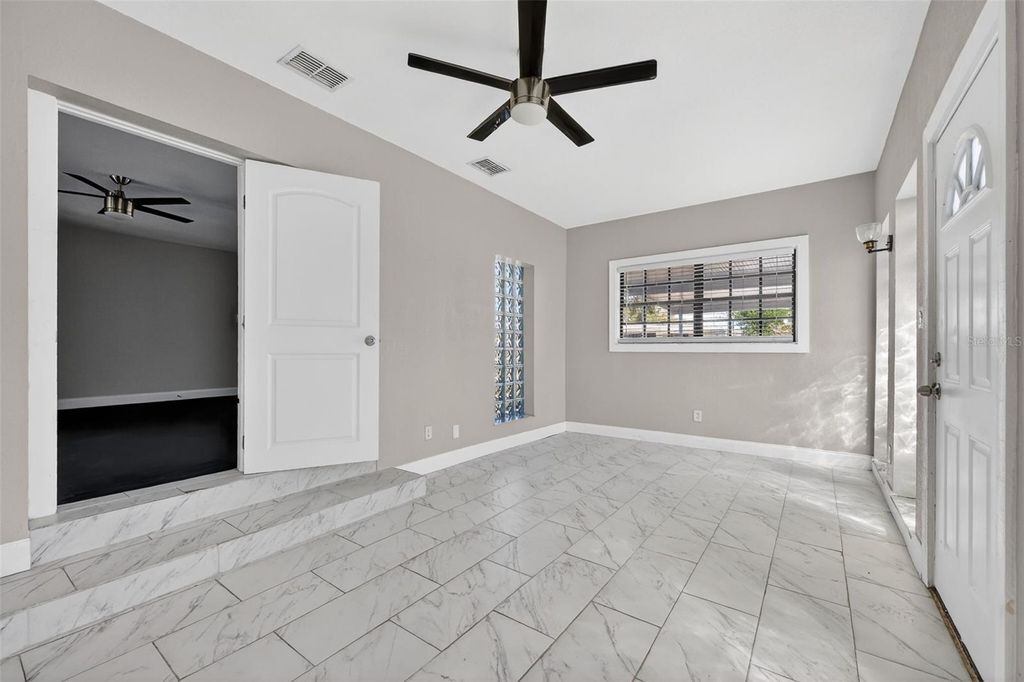 Image 13 of property listing at 2714 W GRACE STREET, Tampa, FL 33607