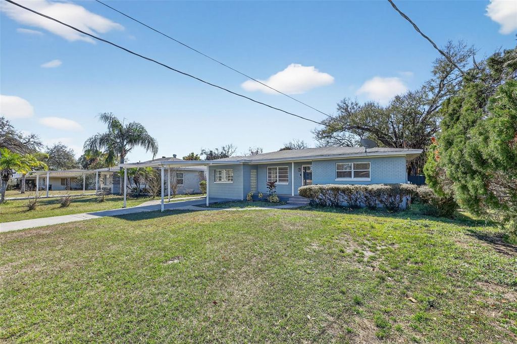 Image 3 of property listing at 2714 W GRACE STREET, Tampa, FL 33607