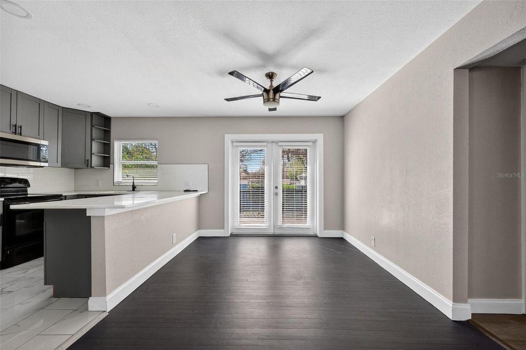 Image 9 of property listing at 2714 W GRACE STREET, Tampa, FL 33607