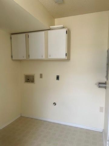 1950 H Leslie Dr, Kerrville, TX 78028