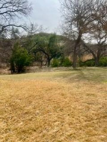 1950 H Leslie Dr, Kerrville, TX 78028