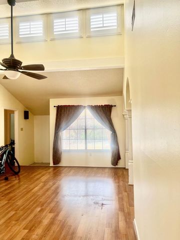 1950 H Leslie Dr, Kerrville, TX 78028