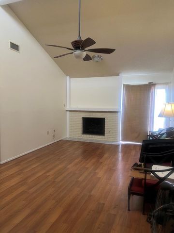 1950 H Leslie Dr, Kerrville, TX 78028