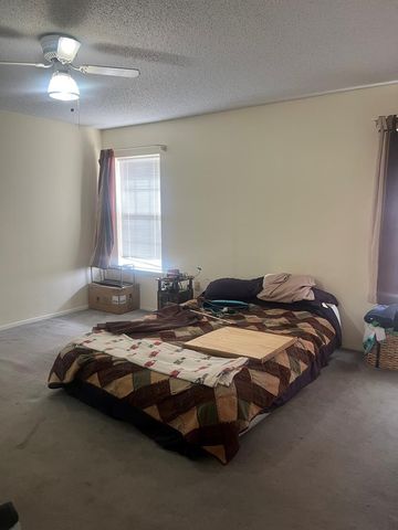 1950 H Leslie Dr, Kerrville, TX 78028
