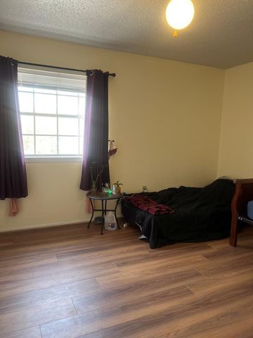 1950 H Leslie Dr, Kerrville, TX 78028