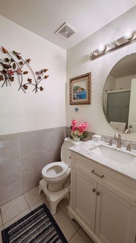 1896 N Forestiere Avenue, Fresno, CA 93722