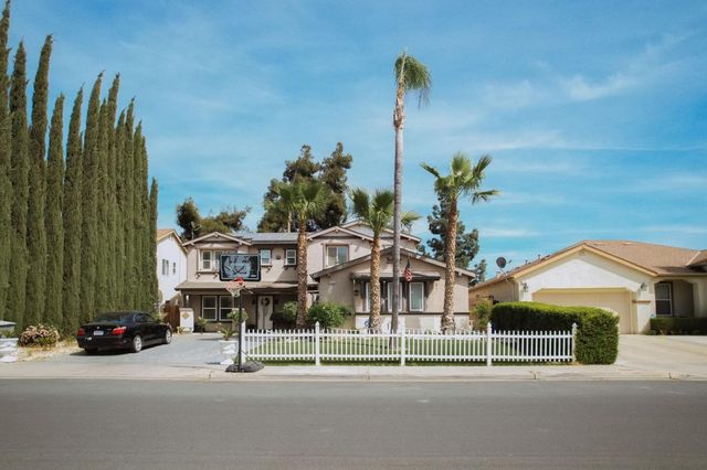1896 N Forestiere Avenue, Fresno, CA 93722